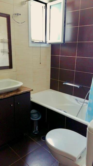 Rural 3-Bedroom House カラマタ エクステリア 写真