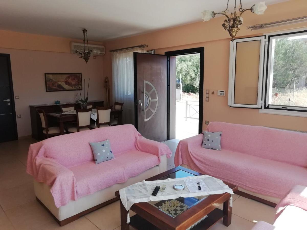 Rural 3-Bedroom House カラマタ エクステリア 写真